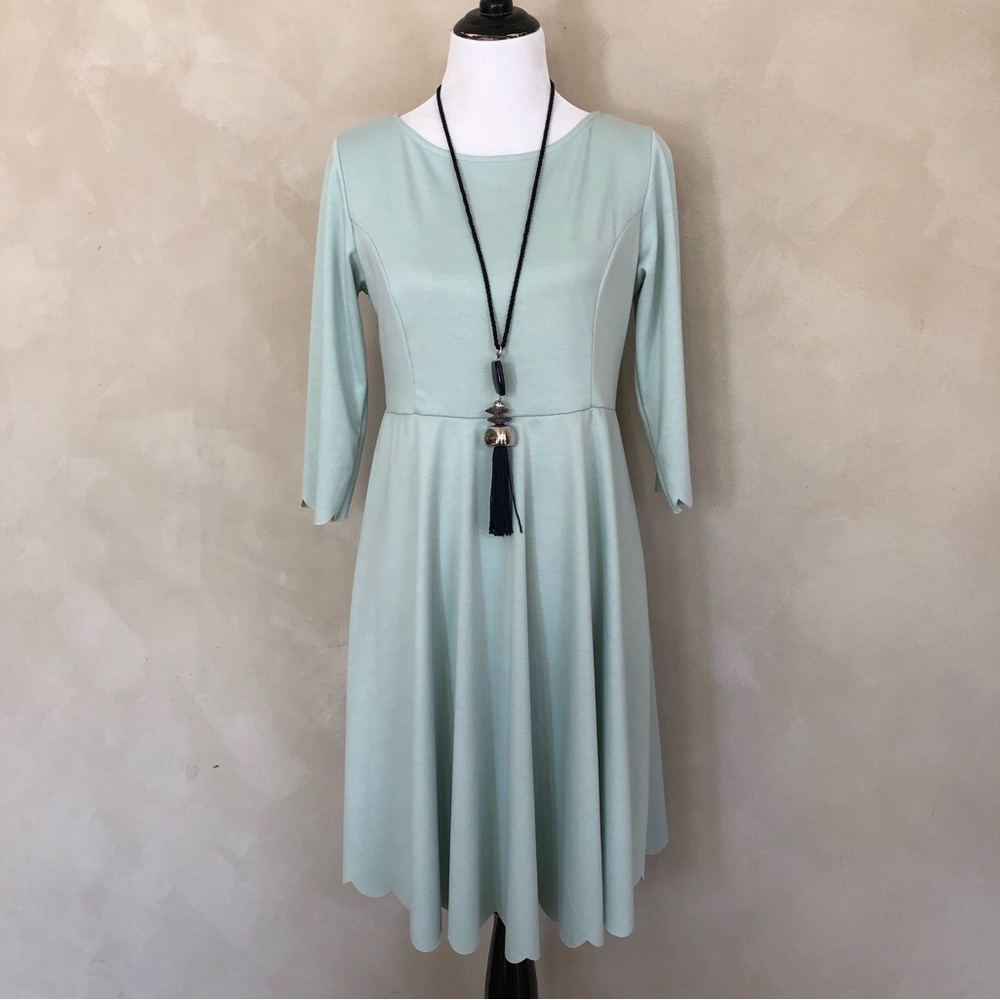 NWT Pinkblush princess cut dress with scallop hems